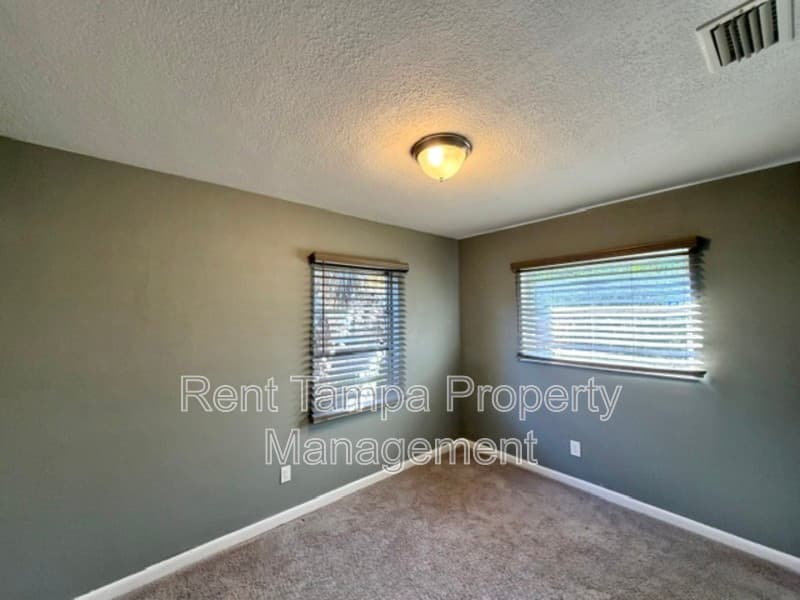 St. Petersburg House: 1635 40th Street South