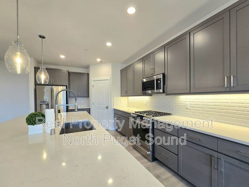 Marysville House: 3200 84th Dr NE