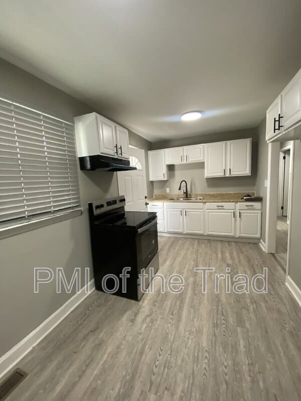 Greensboro House: 1505 Julian Street