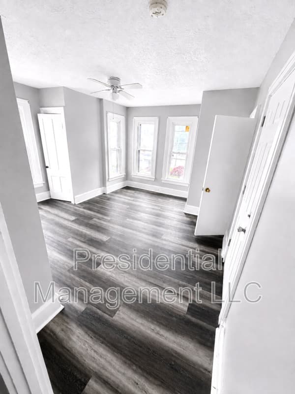 Waterbury Condo: 74 Holmes Ave