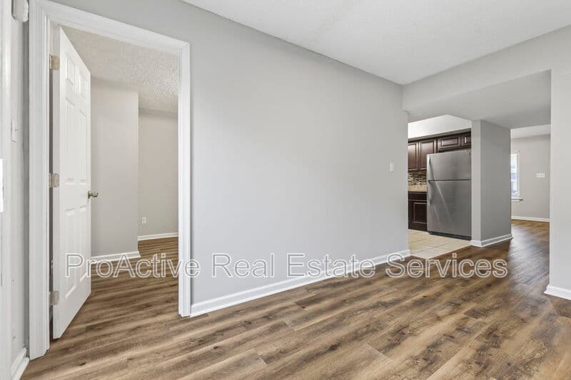 Virginia Beach Townhome: 5809 Layton St