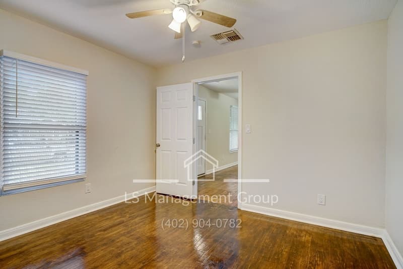 San Antonio House: 609 Taft Blvd,1