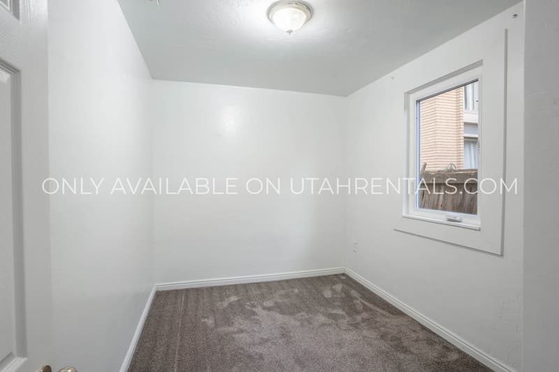 Provo House: 637 N 600 W