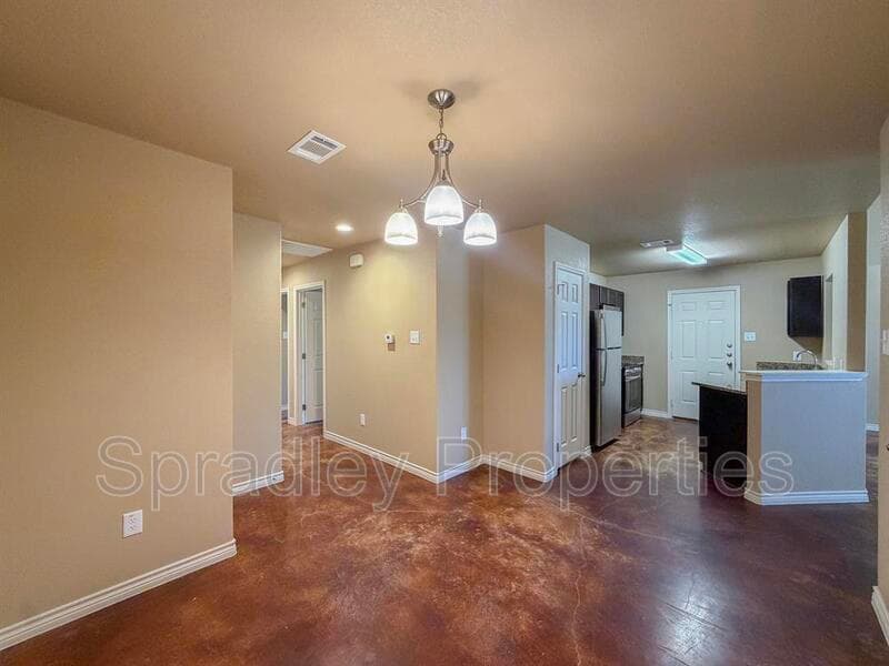 Belton Townhome: 1044B Edwards Dr
