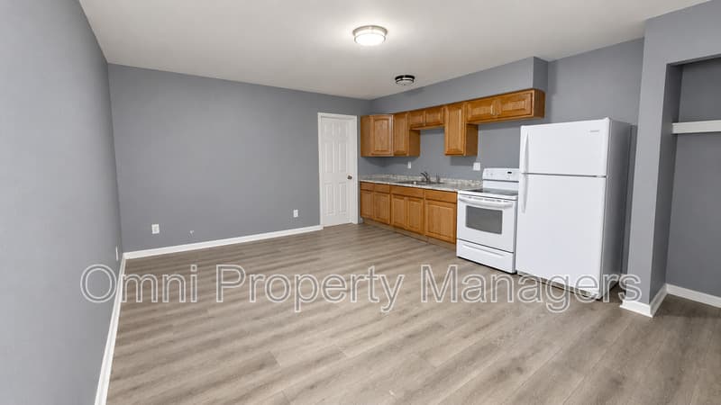 De Condo: 11360 Wyoming Ave