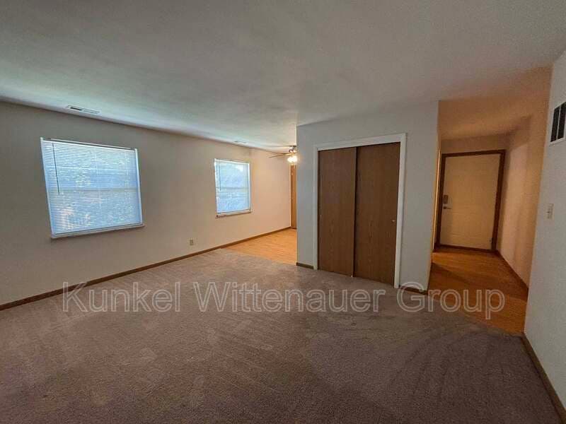 Swansea Condo: 1811-4 Jamestown Road
