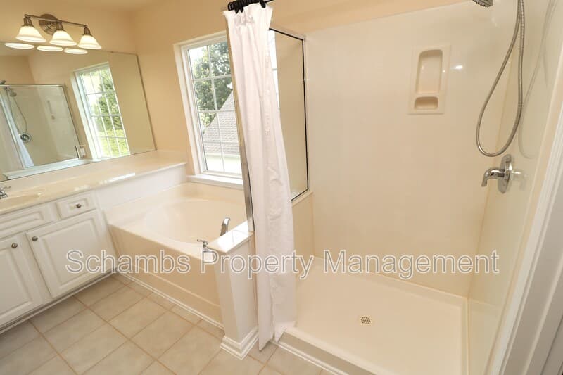Raleigh House: 12554 Honeychurch St