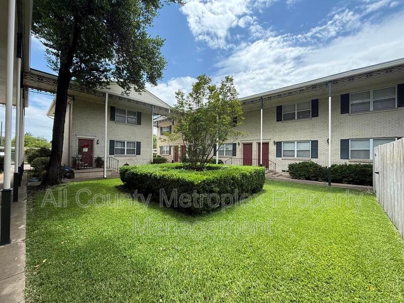 Dallas Condo: 10450 E Northwest Hwy