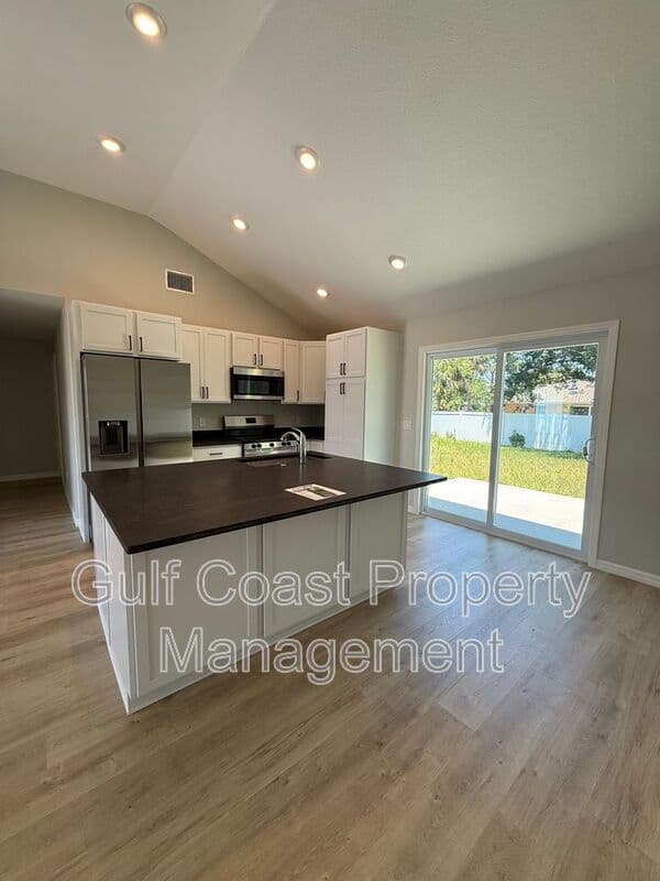 North Port House: 3294 West Price Blvd