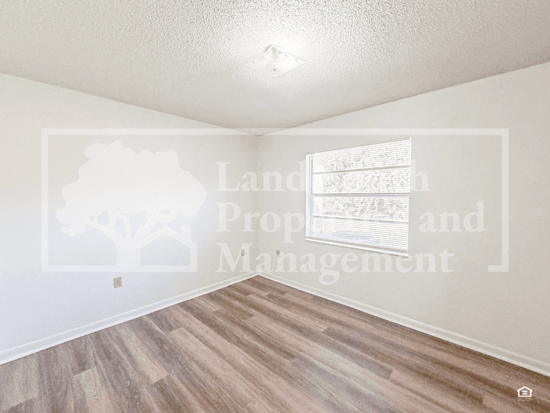 Lakeland House: 4753 Dimbath Dr.