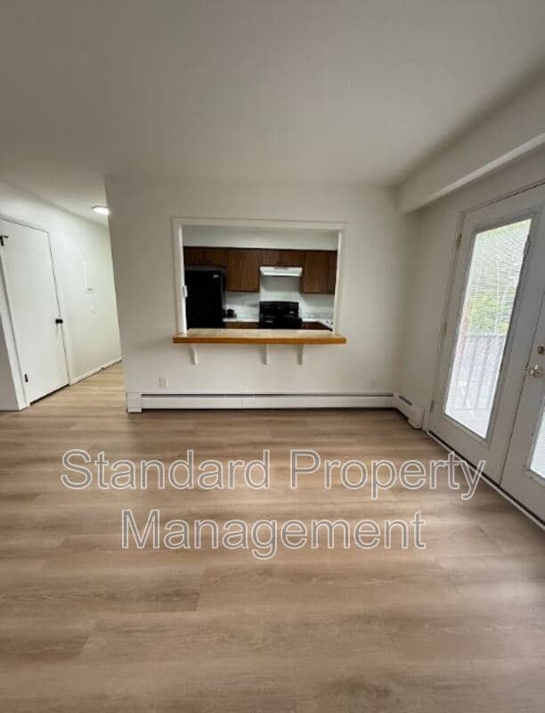 Rochester Condo: 2608 Dewey Ave (Apt 7)