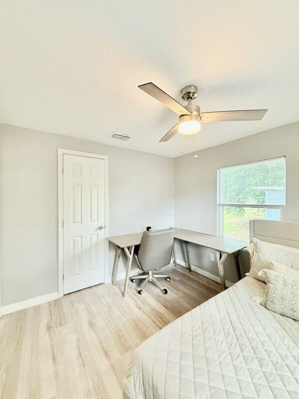 St. Petersburg House: 4528 70th Street North