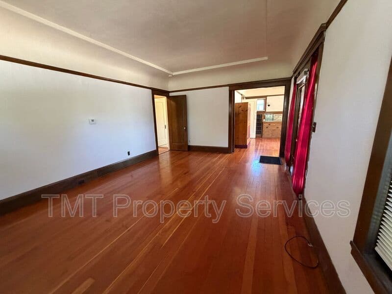 Stockton House: San Jose St / Magnolia St Duplex