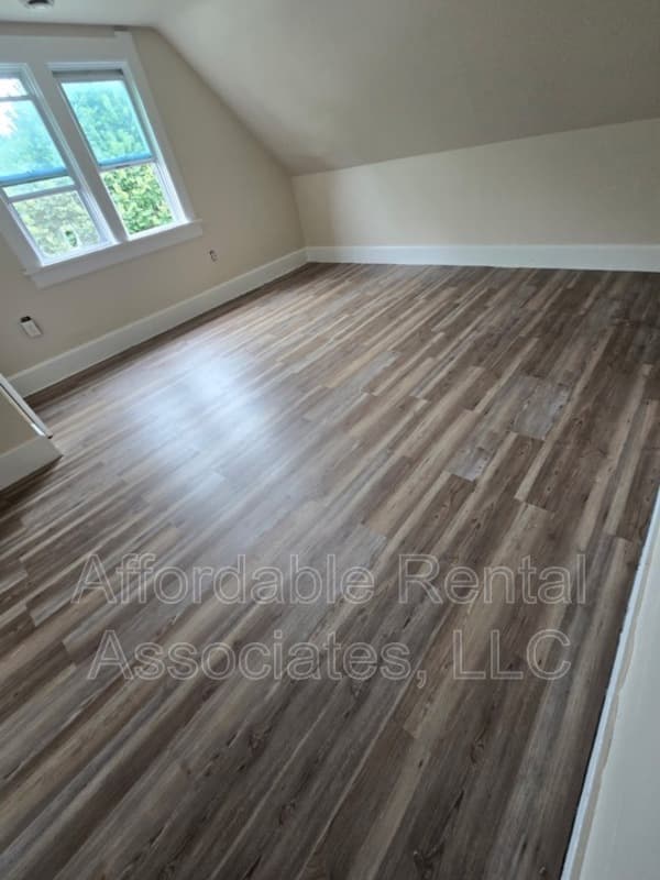 Milwaukee Condo: 1569 S 10th St-