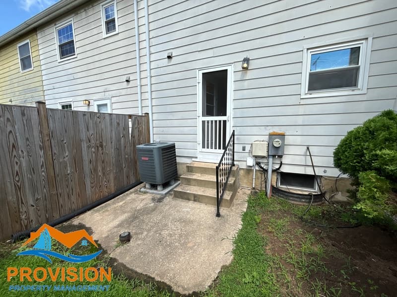 Glen Burnie Townhome: 463 Longtowne Ct