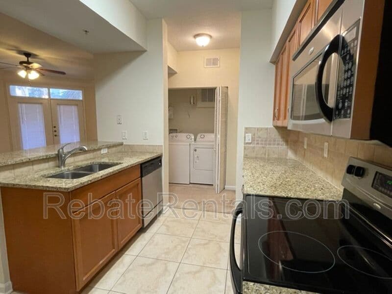 Jacksonville Condo: 10435 Midtown Parkway