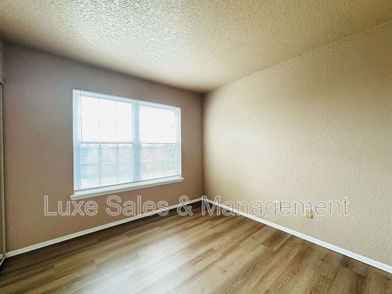 Oklahoma City Condo: 3200 W Britton Road
