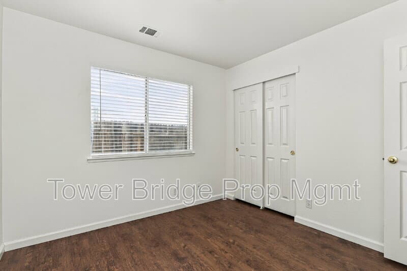 Elk Grove House: 8992 Panamint Ct