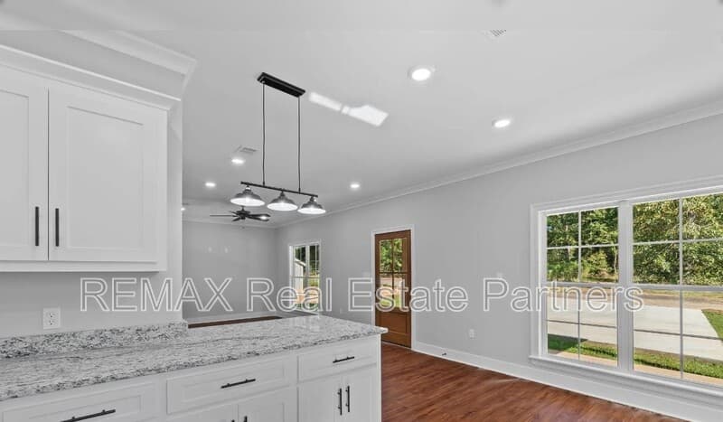 Sumrall House: 43 Dearman Rd