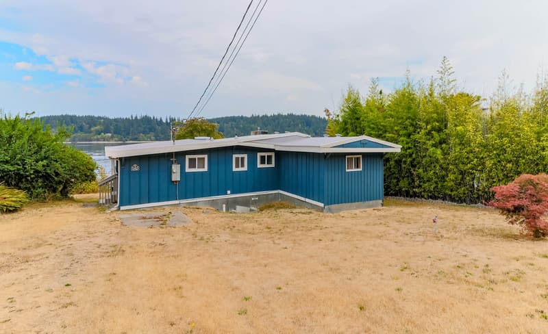 Anderson Island House: 11415 Larson Road