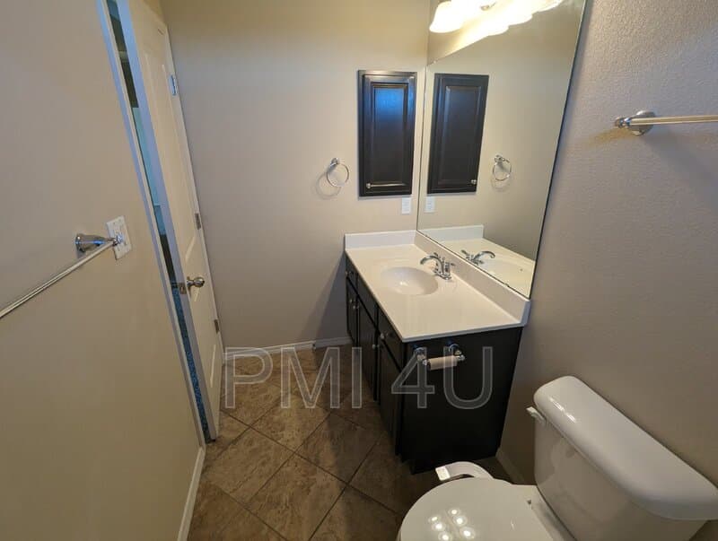 Albuquerque House: 2035 Ferndale DR SE