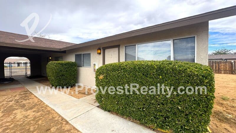 Apple Valley House: 13191 Kiowa Rd