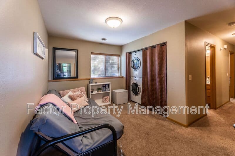 Mankato Condo: 1328 Warren St.