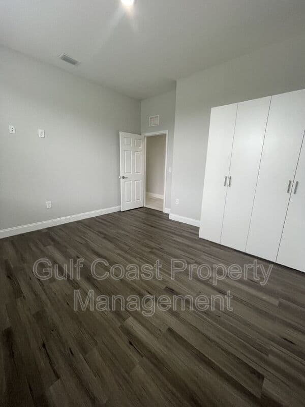 Lehigh Acres House: 662 Windermere Drive