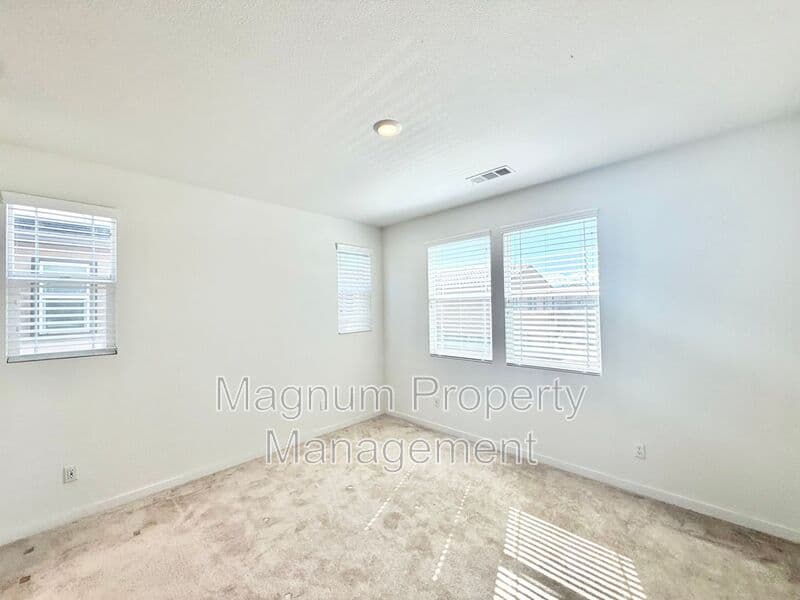 Temecula House: 32730 Brunello Way