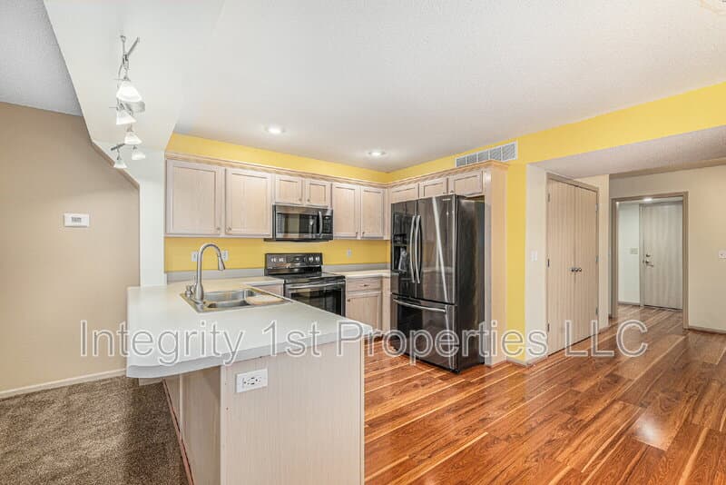 Kansas City Townhome: 4448 Northeast 83rd Terrace