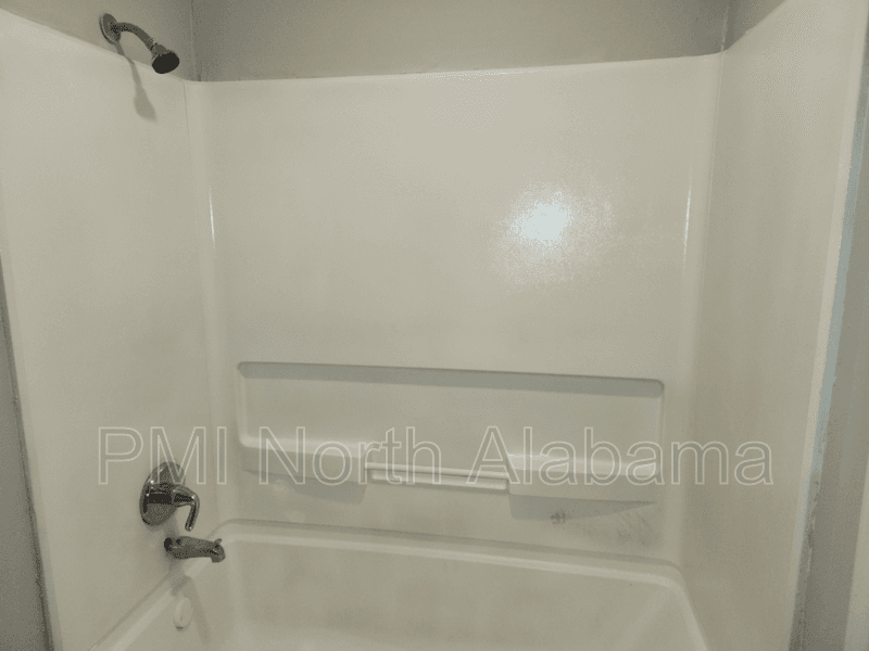 Decatur Condo: 201 8th Ave SW