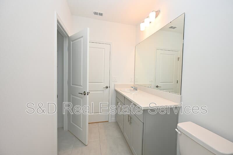 Haines City House: 148 Brinsmead Rd