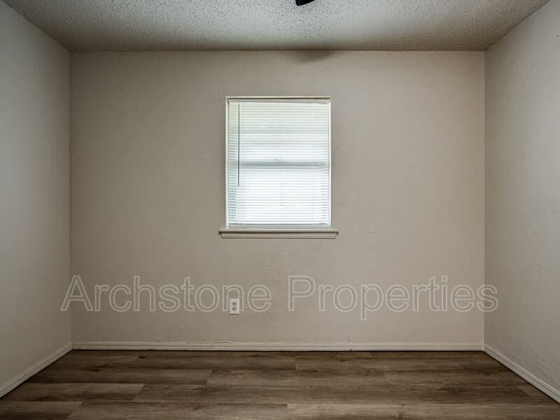 Midwest City House: 1309 Hickory Lane