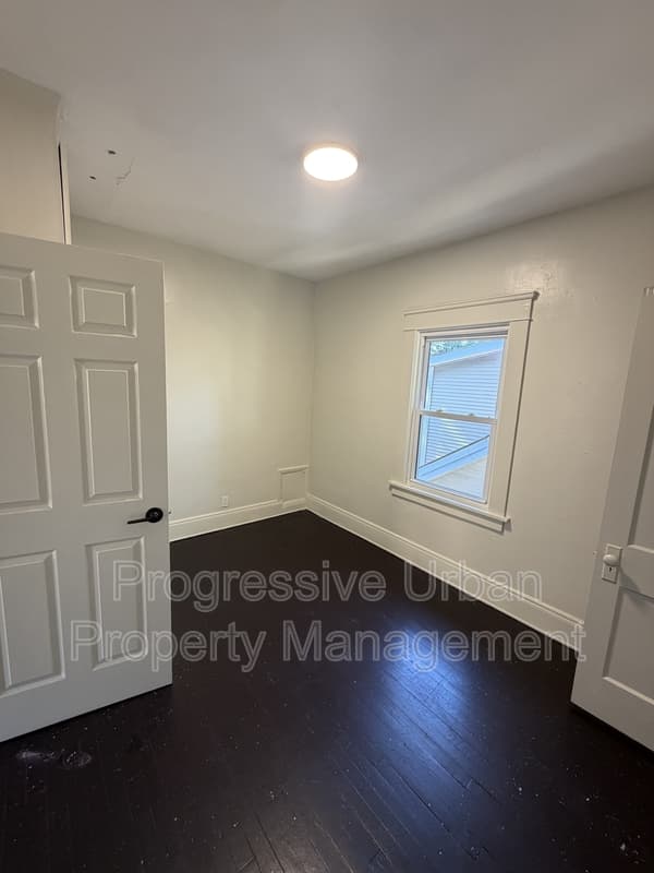 Cleveland Condo: 4609 Behrwald Avenue - Upstairs