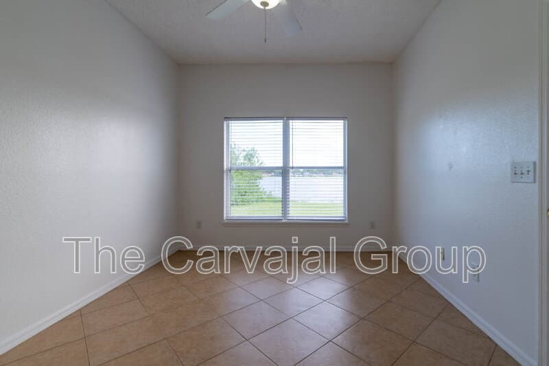 Orlando House: 4434 Waterside Pointe Cir