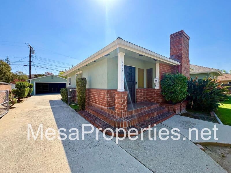 La Verne House: 2704 Park Ave