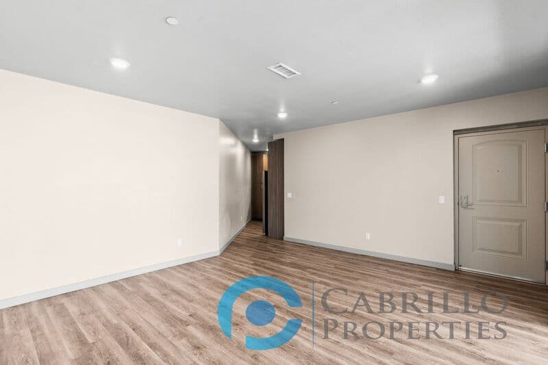 San Diego Condo: 3093 Broadway