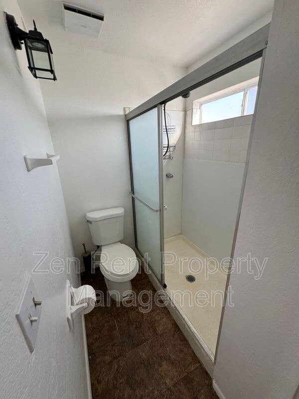 Coolidge House: 940 N Sonora Street