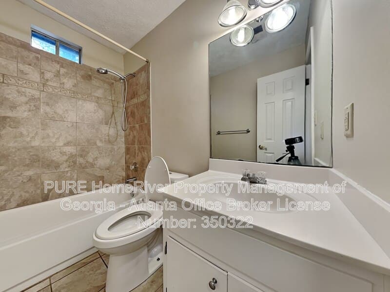 Marietta House: 3652 Stoney View Dr