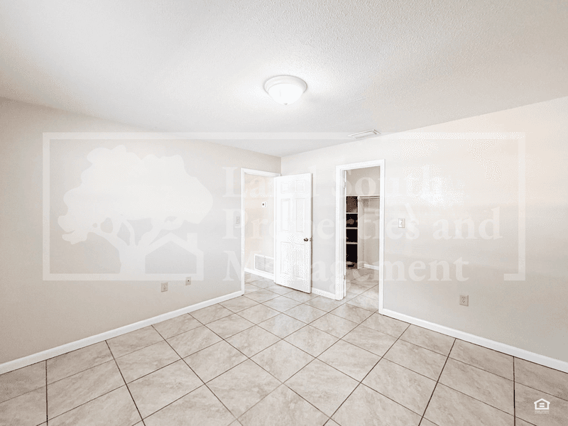 Lakeland House: 815 W. Carole Street