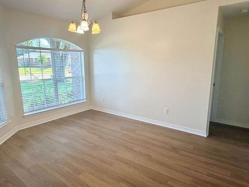 Milton House: 5836 Chi Chi Circle