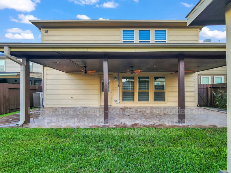 Houston House: 14711 Scenic Sky Way
