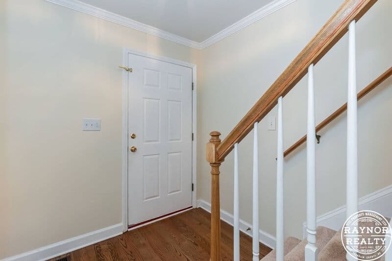 Wake Forest House: 1022 S Main St