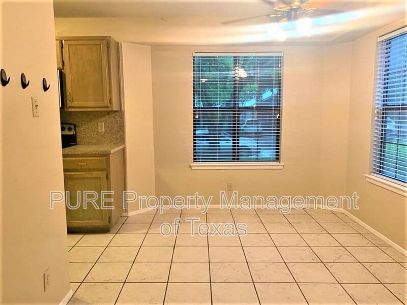 Austin House: 2907 Pearl St