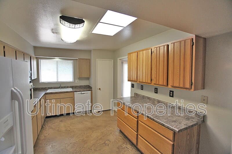 Sun City House: 9331 W Arrowhead Dr