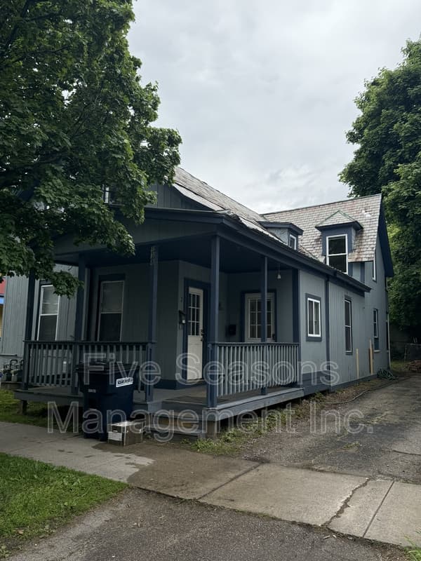 Burlington Condo: 138 North Champlain Street - 1