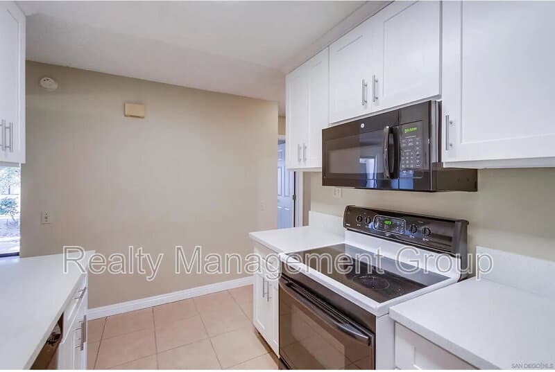 San Diego Condo: 8324 Regents Road