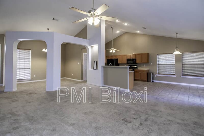 Gulfport House: 18026 Cypress Pointe Drive