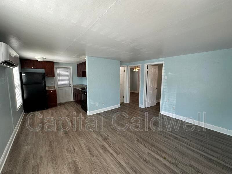 Dunedin House: 425 Milwaukee Ave