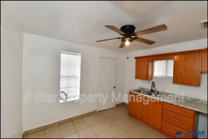 El Paso Condo: 1910 Olive Ave